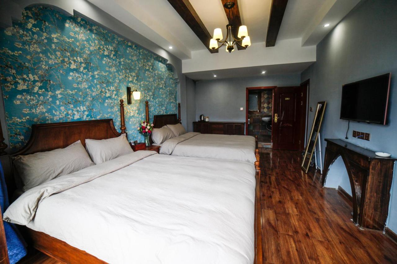 Flower Time Inn Fenghuang Esterno foto
