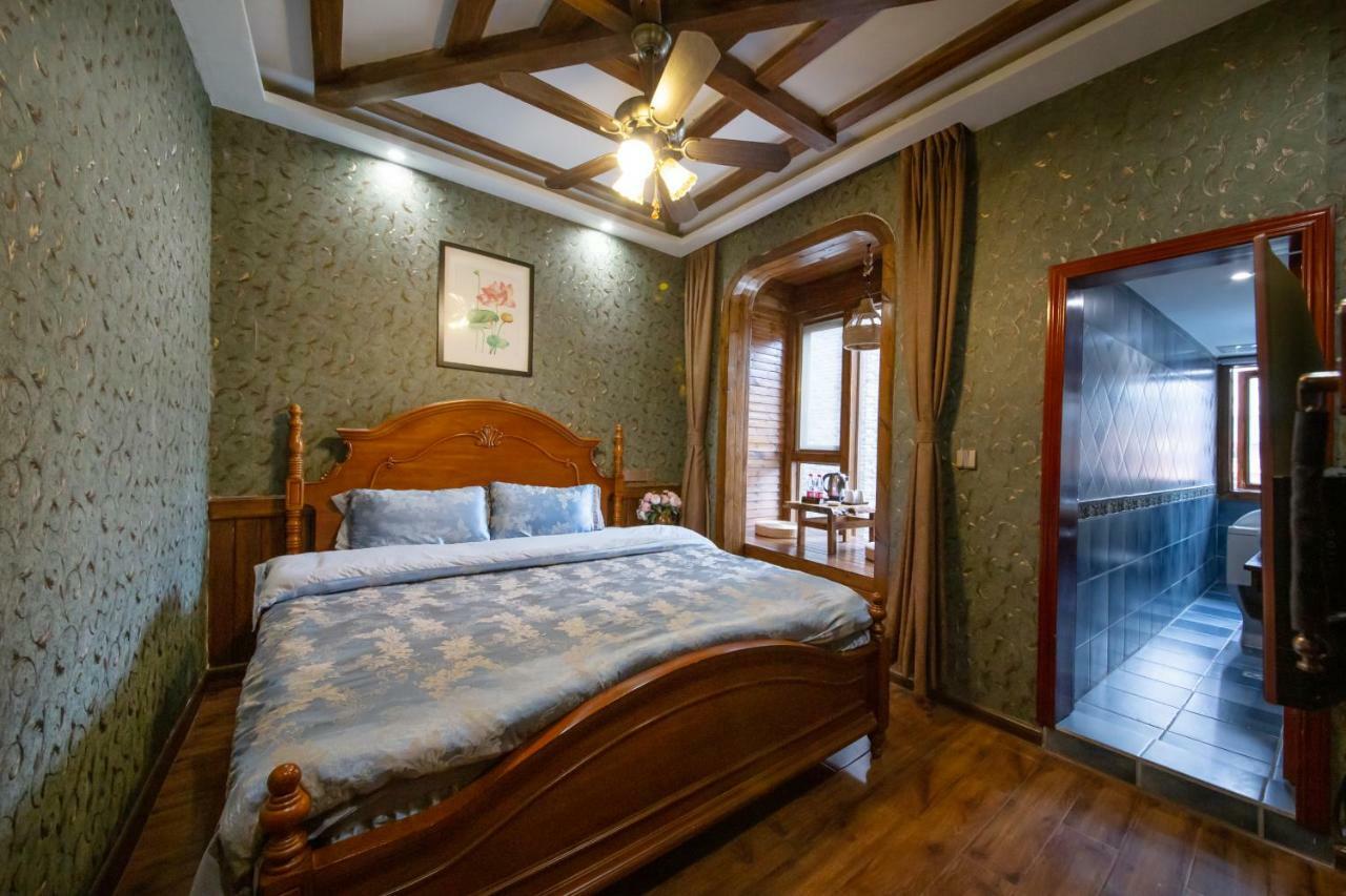 Flower Time Inn Fenghuang Esterno foto