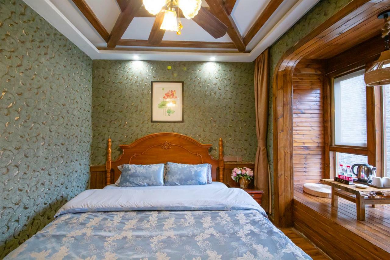 Flower Time Inn Fenghuang Esterno foto