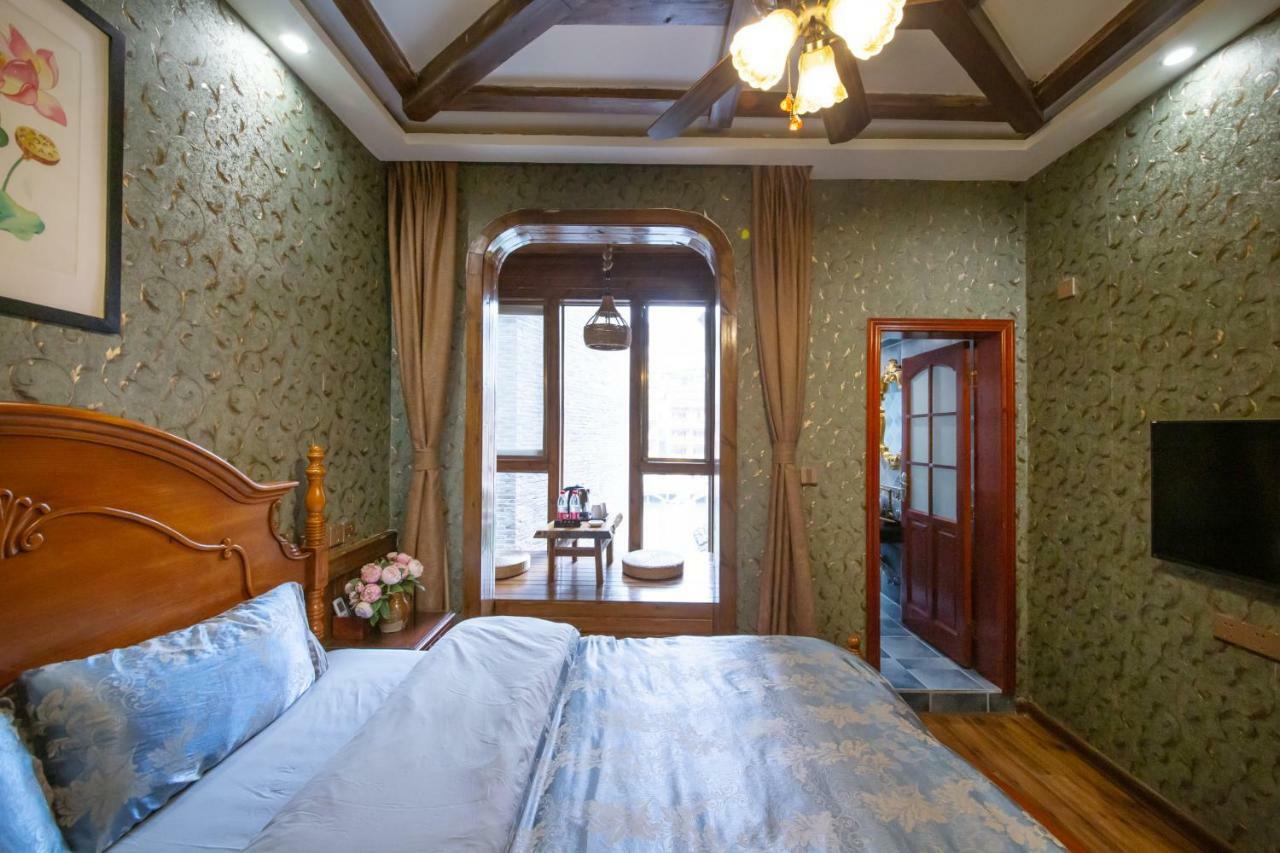 Flower Time Inn Fenghuang Esterno foto