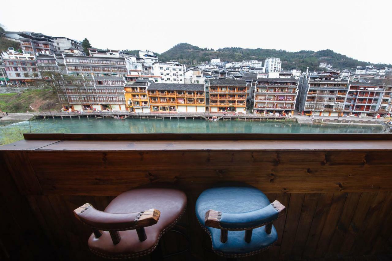 Flower Time Inn Fenghuang Esterno foto