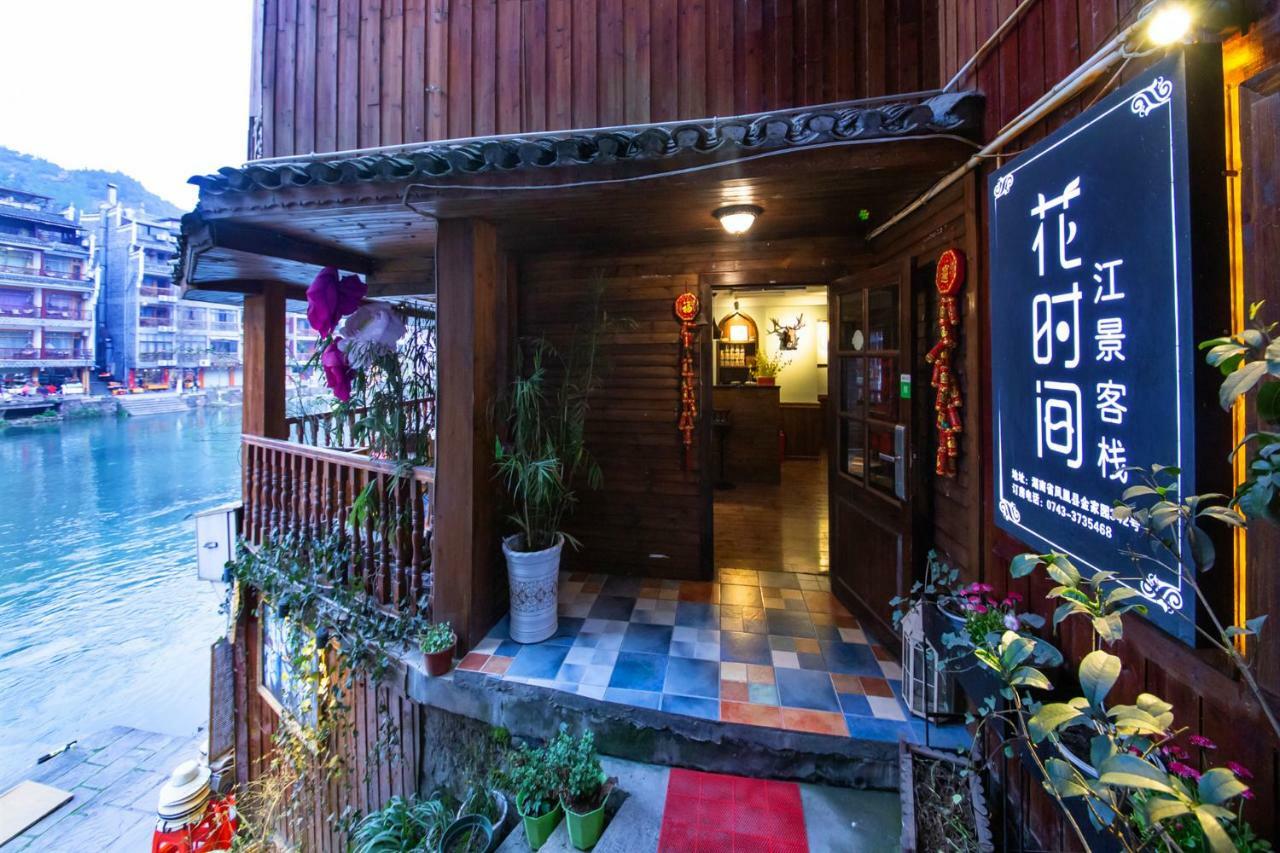 Flower Time Inn Fenghuang Esterno foto
